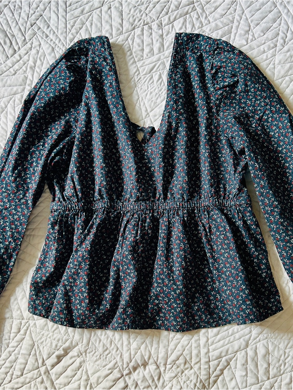 Madewell Tie-Back Peplum Top in Campden Daisies pattern
